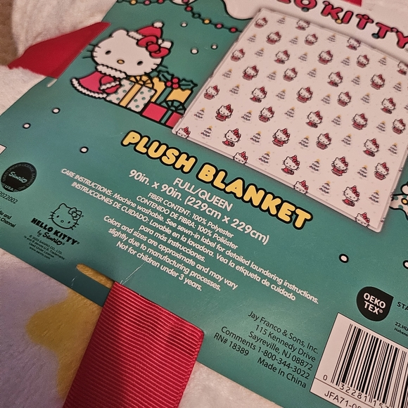 Hello Kitty blanket Queen large hello kitty Christmas Blanket Snowman/Presents - Picture 3 of 4